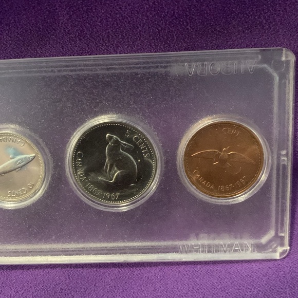 Vintage Canadian Collectible coin set - Picture 4 of 8
